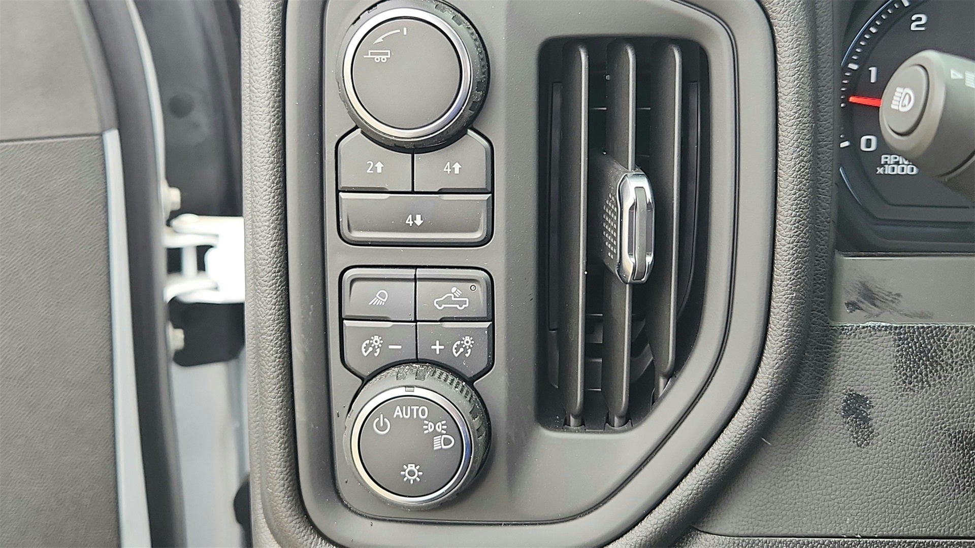 2025 Chevrolet Silverado 2500HD Custom