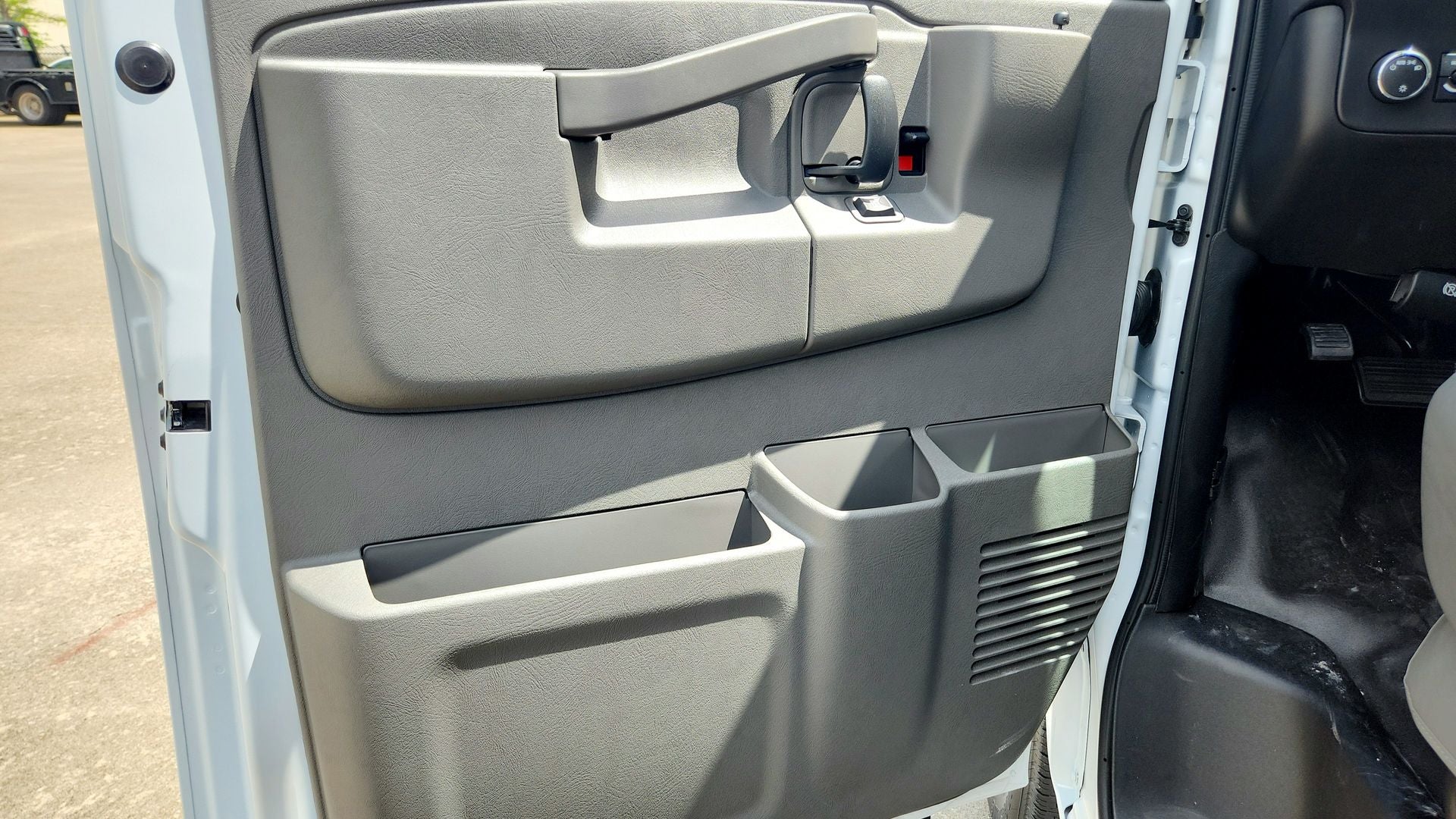 2026 Chevrolet Express 2500 Work Van Cargo