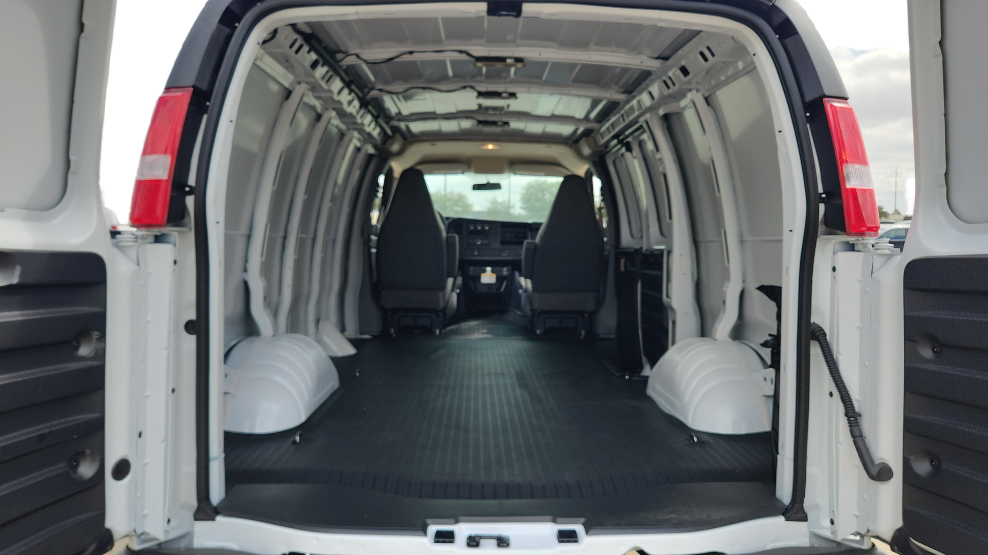 2026 Chevrolet Express 2500 Work Van Cargo