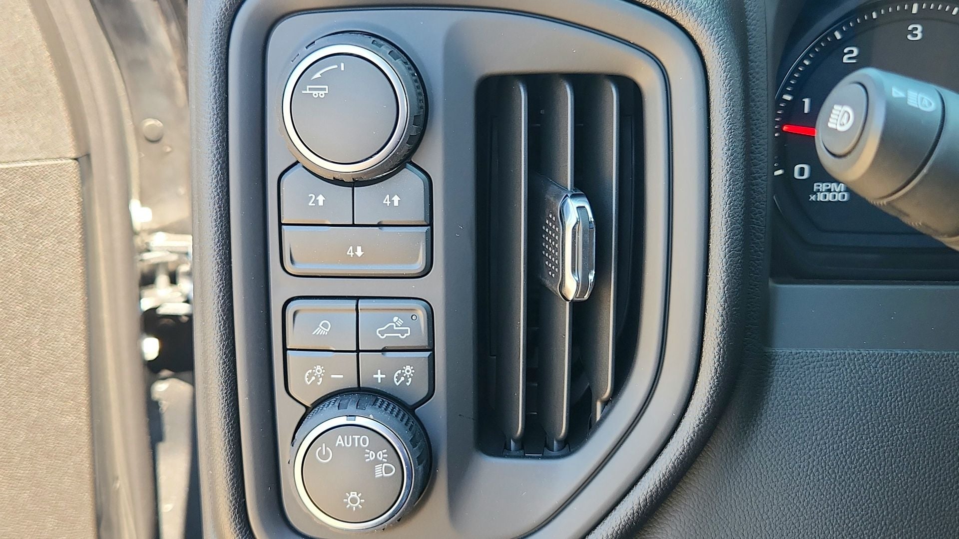 2026 Chevrolet Silverado 2500HD Custom