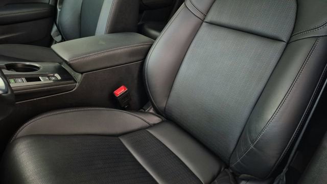 2023 Honda Civic Hatchback EX-L w/o BSI