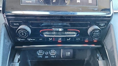 2023 Jeep Grand Cherokee Laredo 4x2