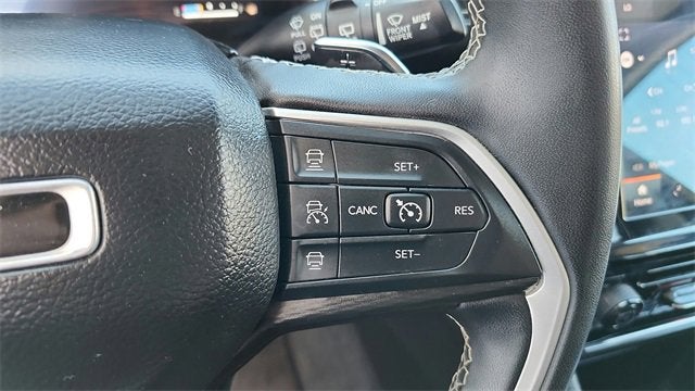 2023 Jeep Grand Cherokee Laredo 4x2