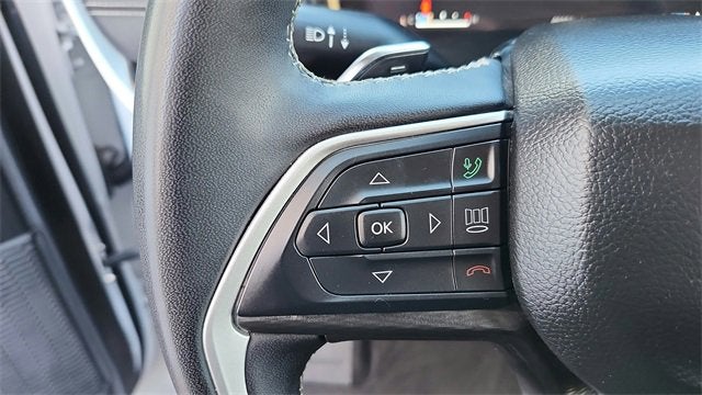 2023 Jeep Grand Cherokee Laredo 4x2