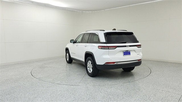 2023 Jeep Grand Cherokee Laredo 4x2