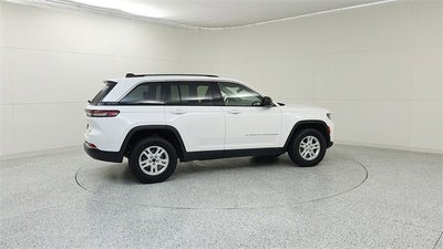 2023 Jeep Grand Cherokee Laredo 4x2