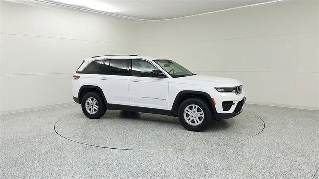 2023 Jeep Grand Cherokee Laredo 4x2