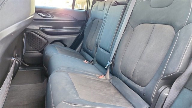 2024 Jeep Grand Cherokee Laredo X 4x4