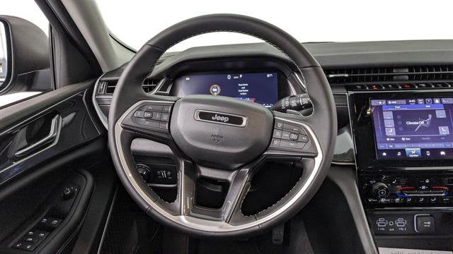 2024 Jeep Grand Cherokee L Laredo 4x2