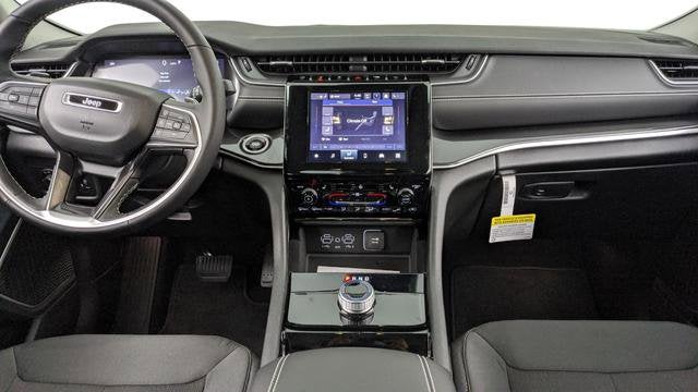 2024 Jeep Grand Cherokee L Laredo 4x2