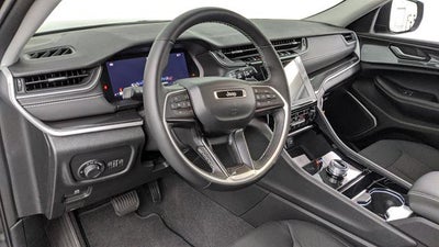 2024 Jeep Grand Cherokee L Laredo 4x2