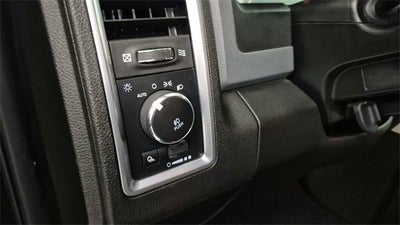 2019 RAM 1500 Classic Lone Star Crew Cab 4x4 5'7" Box