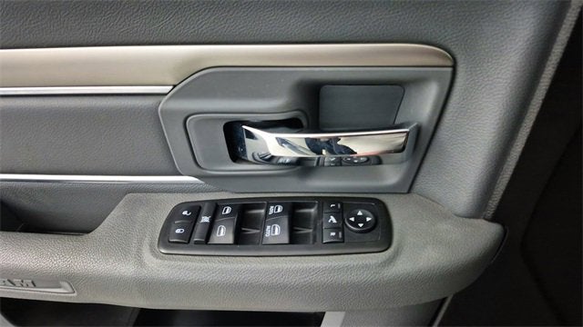 2019 RAM 1500 Classic Lone Star Crew Cab 4x4 5'7" Box