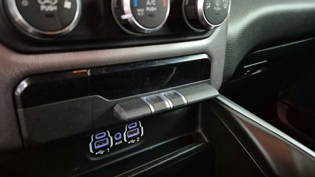 2020 RAM 1500 Big Horn Crew Cab 4x4 5'7" Box