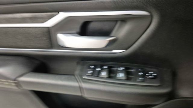 2020 RAM 1500 Big Horn Crew Cab 4x4 5'7" Box