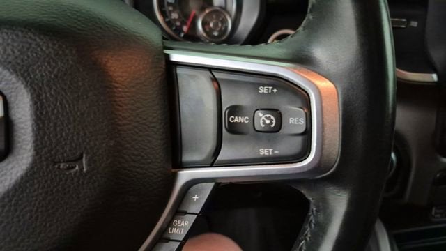 2020 RAM 1500 Big Horn Crew Cab 4x4 5'7" Box