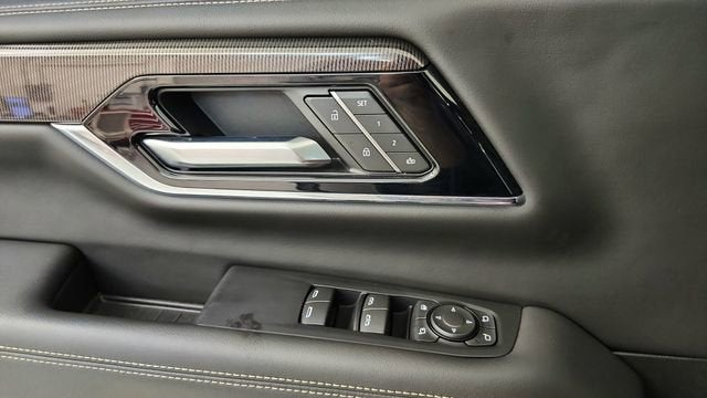 2025 GMC Yukon Elevation