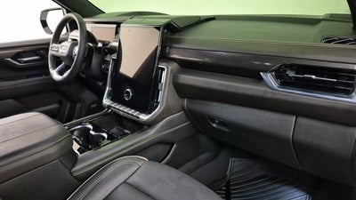 2025 GMC Yukon Elevation