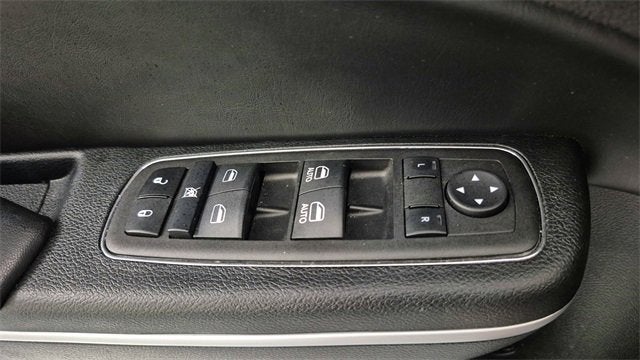 2023 Chrysler 300 Touring L