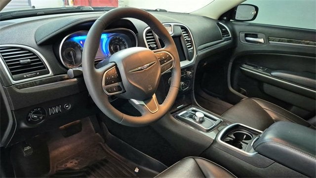 2023 Chrysler 300 Touring L