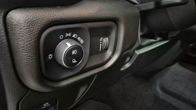 2025 RAM 1500 Tradesman Crew Cab 4x2 5'7" Box