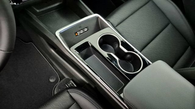 2027 Chevrolet Equinox LT - Photo 13