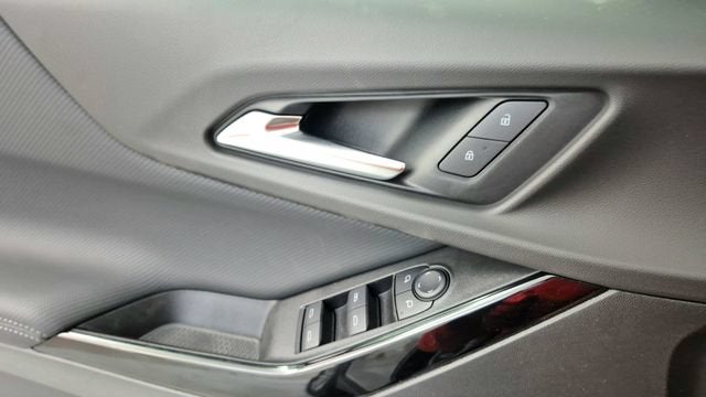 2027 Chevrolet Equinox LT - Photo 21