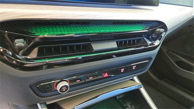 2025 BMW 3 Series 330i