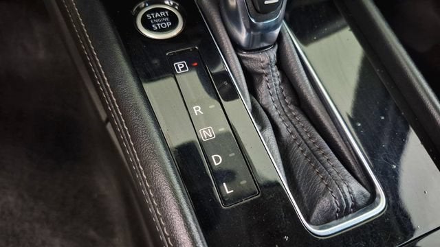 2023 Nissan Kicks SR Xtronic CVT