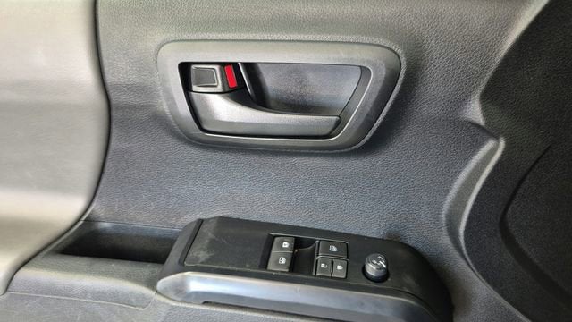 2022 Toyota Tacoma 2WD SR