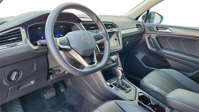 2023 Volkswagen Tiguan 2.0T SE R-Line Black