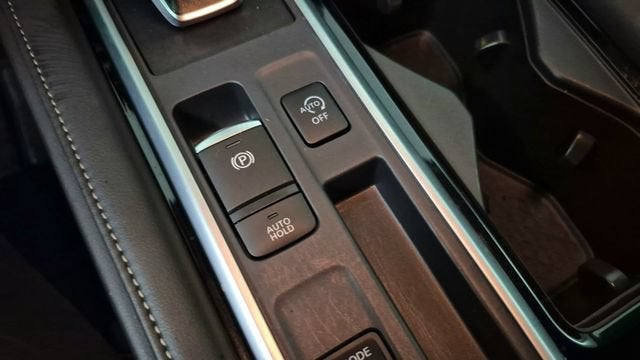 2025 Nissan Pathfinder SL FWD