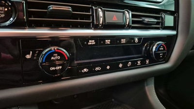 2025 Nissan Pathfinder SL FWD