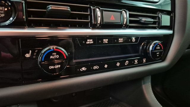 2025 Nissan Pathfinder SL FWD
