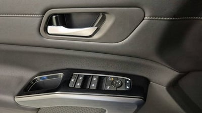 2025 Nissan Pathfinder SL FWD