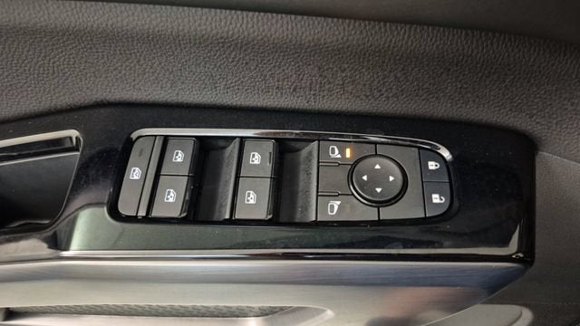 2025 Nissan Pathfinder SL FWD