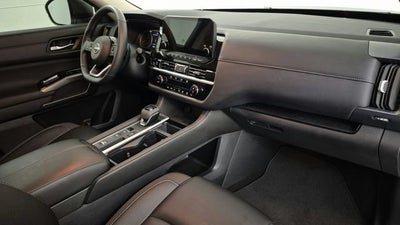 2025 Nissan Pathfinder SL FWD