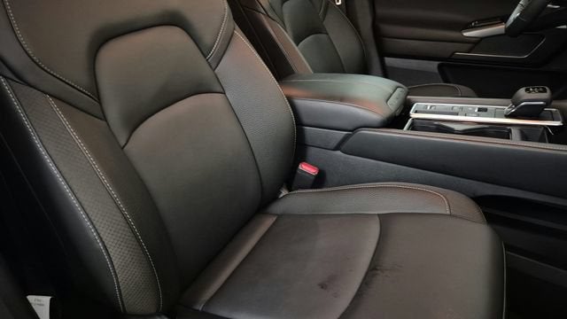 2025 Nissan Pathfinder SL FWD