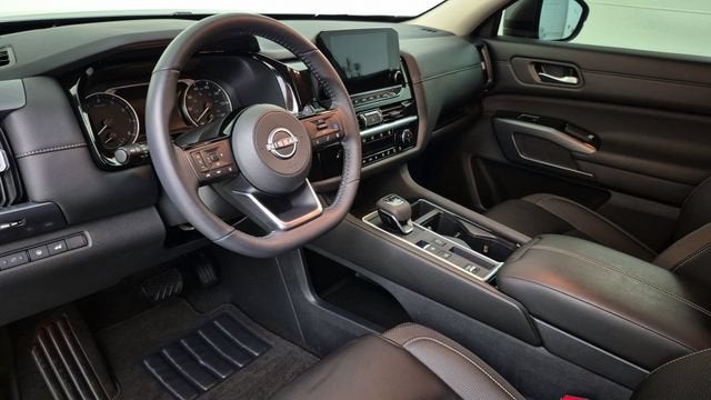 2025 Nissan Pathfinder SL FWD
