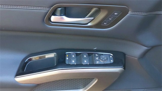 2024 Nissan Pathfinder Platinum FWD