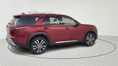 2024 Nissan Pathfinder Platinum FWD