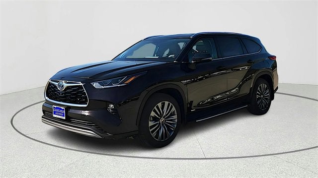 2022 Toyota Highlander Hybrid Platinum