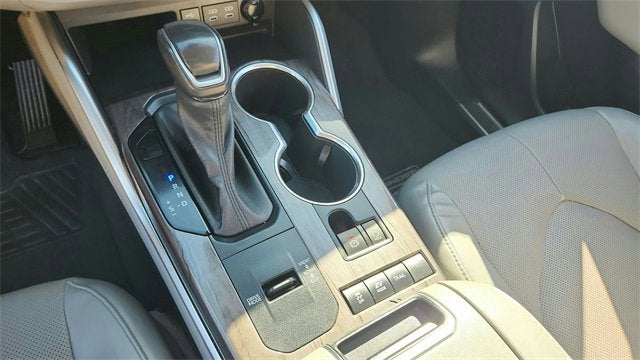 2022 Toyota Highlander Hybrid Platinum