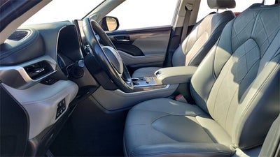 2022 Toyota Highlander Hybrid Platinum