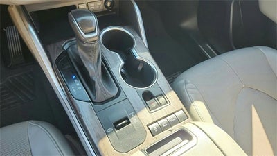 2022 Toyota Highlander Hybrid Platinum