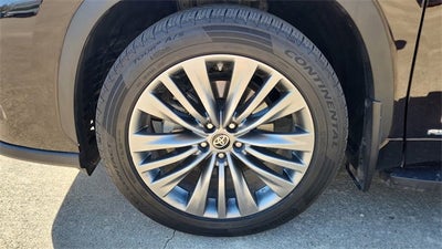 2022 Toyota Highlander Hybrid Platinum