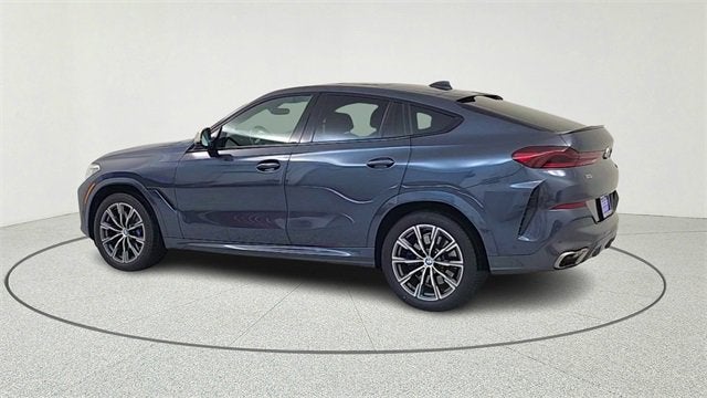 2021 BMW X6 M50i