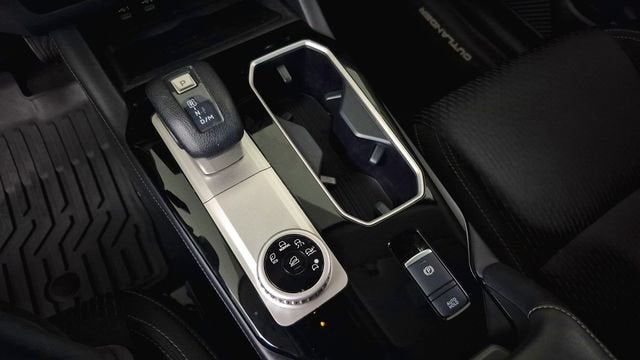 2025 Mitsubishi Outlander ES 2.5 2WD
