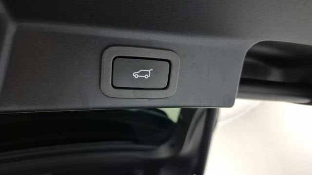 2021 Jaguar F-PACE SVR P550 AWD Automatic