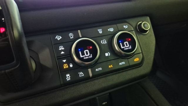 2022 Land Rover Defender X-Dynamic SE
